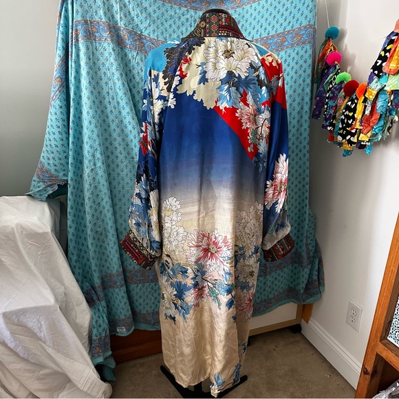Johnny Was Silk Reversible Floral Kimono - Picture 5 of 13